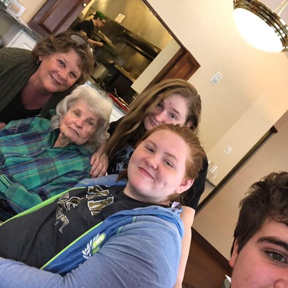 Meet your Posher, Aimee - Picture 1 of 1